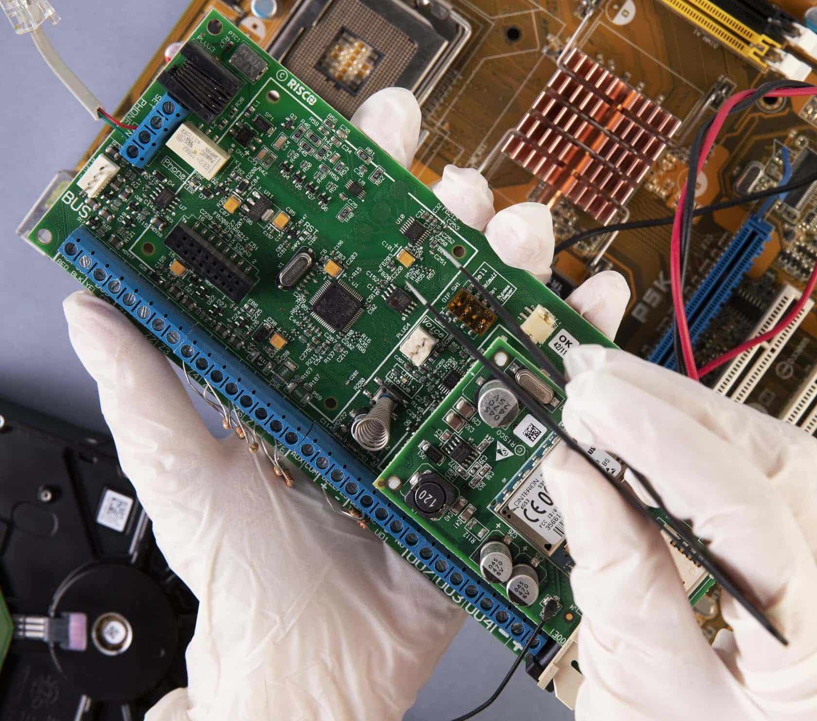 Naprawa płyty głównej komputerów we Wrocławiu – Fix Lab Center